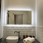 Apartment L'oasis Angevine - Balneo, Sauna, Cinema & Parking