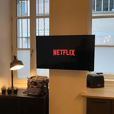 L'oasis Angevine - Balneo, Sauna, Cinema & Parking * 昂热