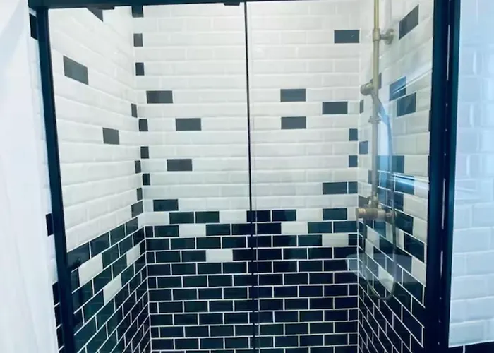 L'oasis Angevine - Balneo, Sauna, Cinema & Parking Apartamento Angers