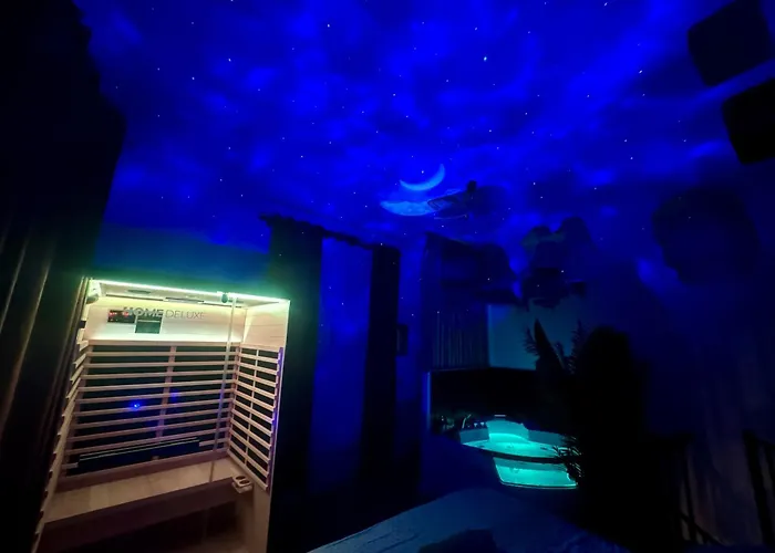 L'oasis Angevine - Balneo, Sauna, Cinema & Parking Apartmán